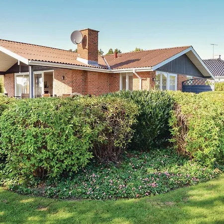 Three-bedroom In Juelsminde