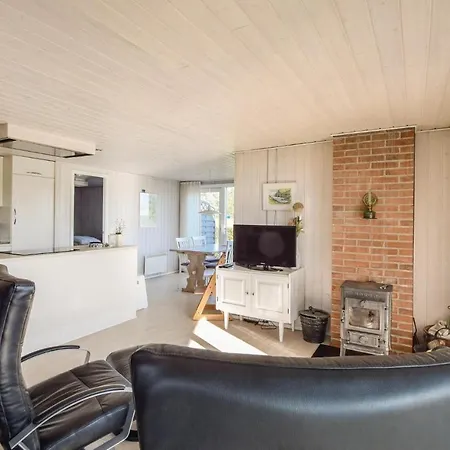 Three-bedroom In Juelsminde